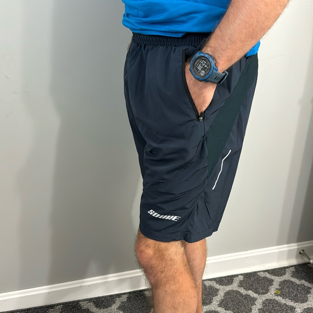 Athletic shorts with inner lining